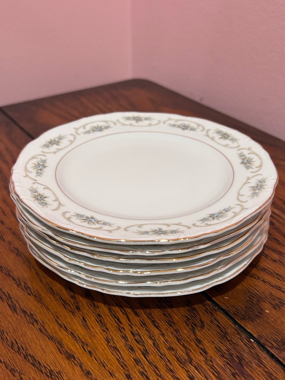 Cameo Vintage White and Gold Floral Rim Bread and Butter Plates - Set of 6